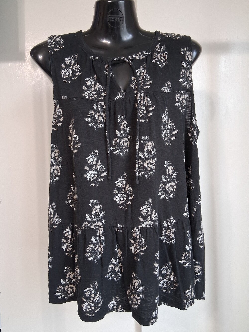 Lucky Brand Black Floral Tie-Neck Sleeveless Top Sz L